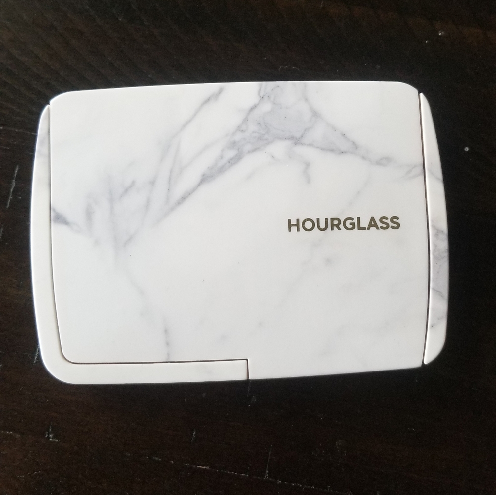 Hourglass cosmetics palette